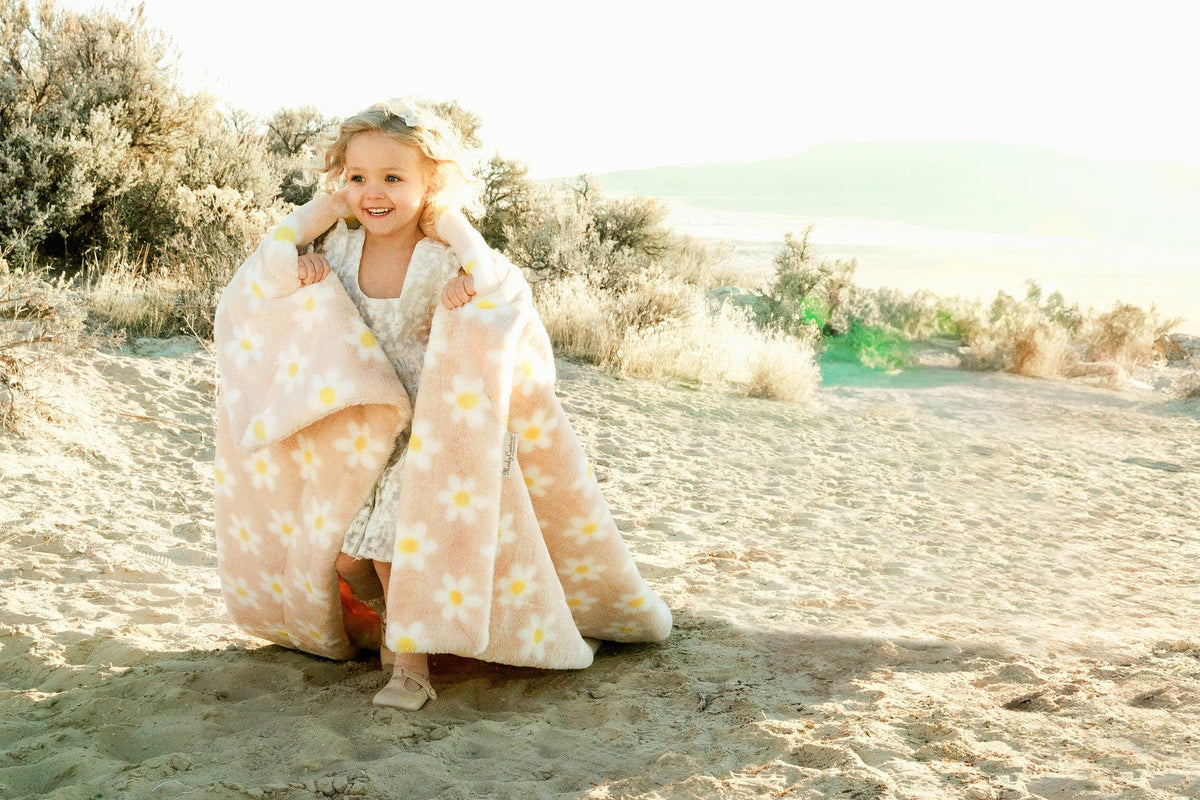 Lush Peach Flower Blanket - Image 3