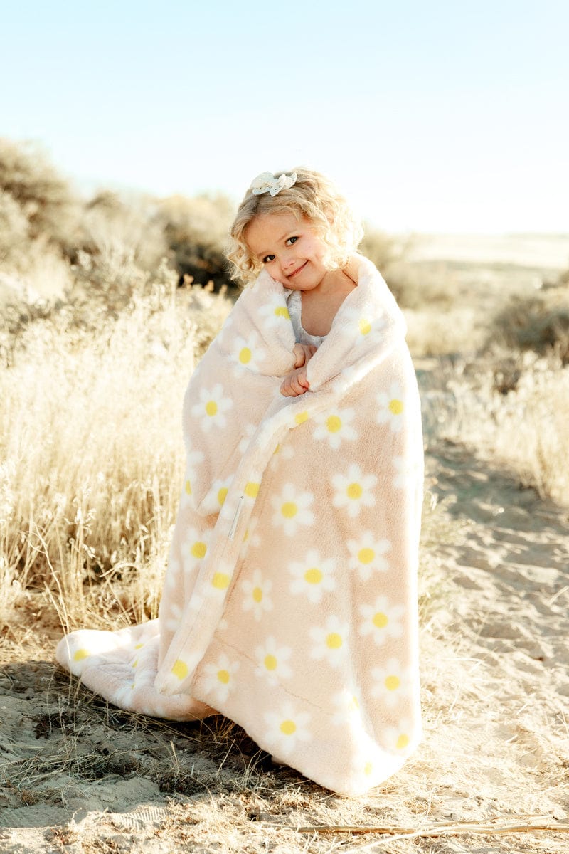 Lush Peach Flower Blanket - Image 2