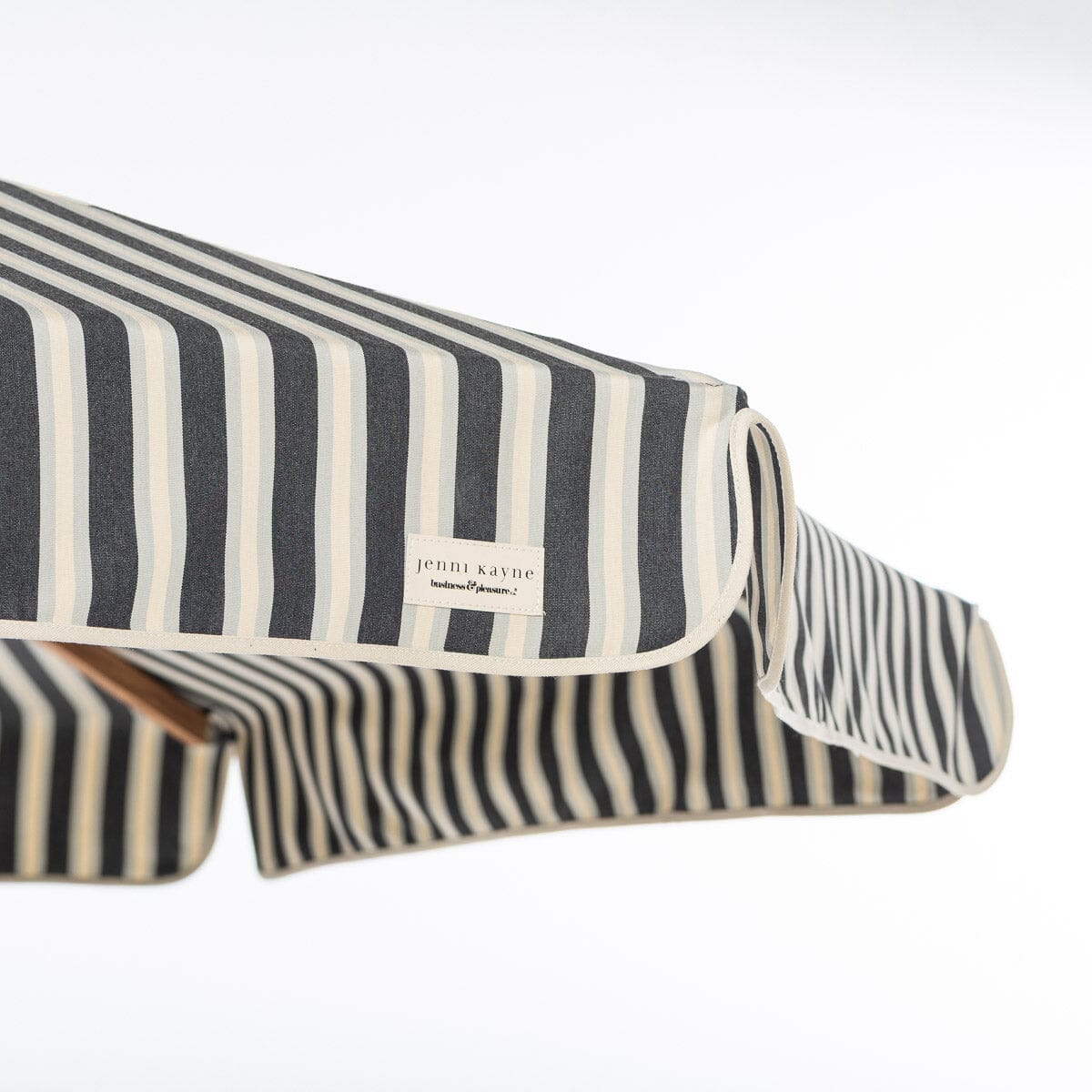 The Resort Market Umbrella x Jenni Kayne - Image 6